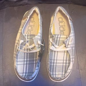 womens hey dudes size 6